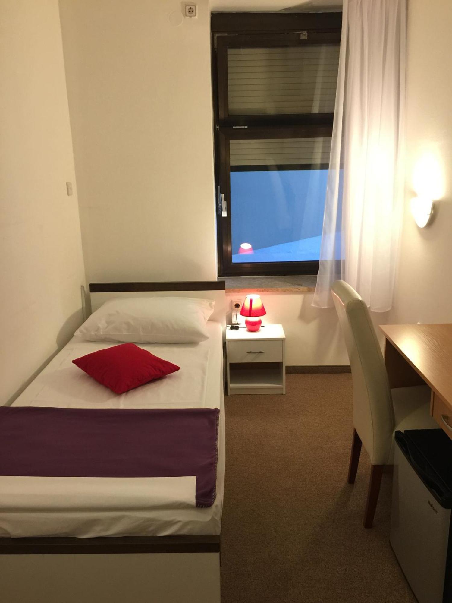 Hotel Ruza Novi Vinodolski Ruang foto