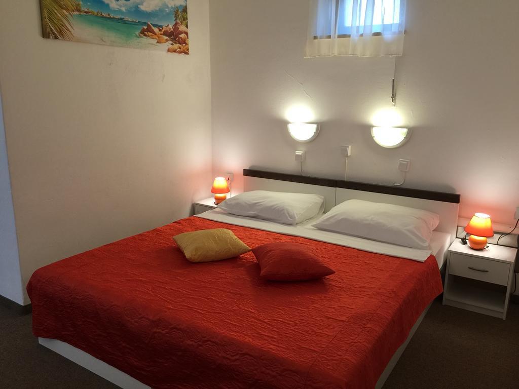Hotel Ruza Novi Vinodolski Ruang foto