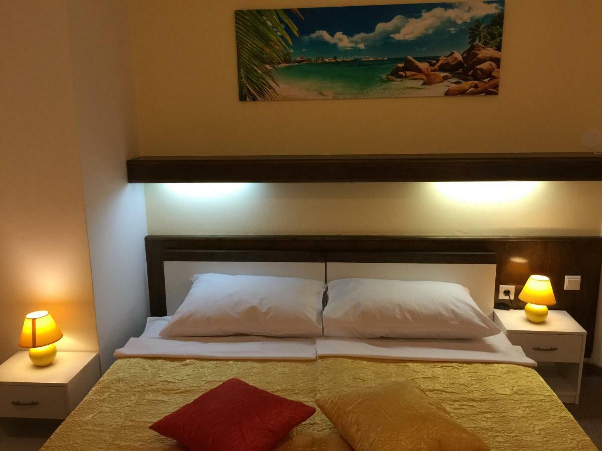 Hotel Ruza Novi Vinodolski Bagian luar foto