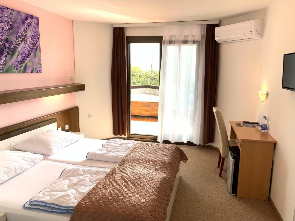 Hotel Ruza Novi Vinodolski Bagian luar foto